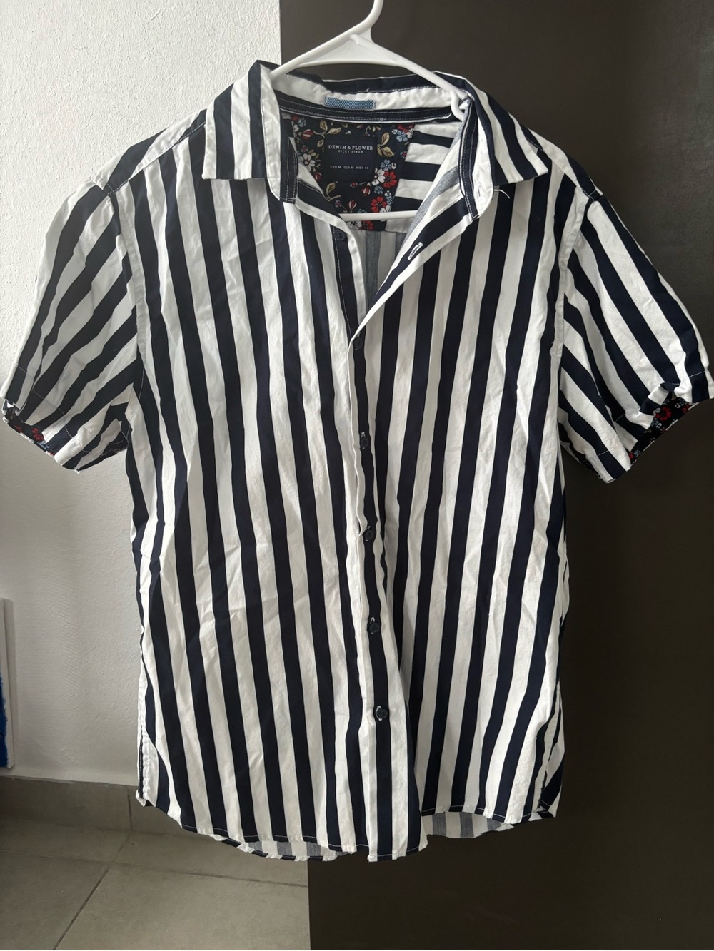 Denim & Flower Men's Vertical Striped Short Sleeve Shirt - Navy/White - Medium